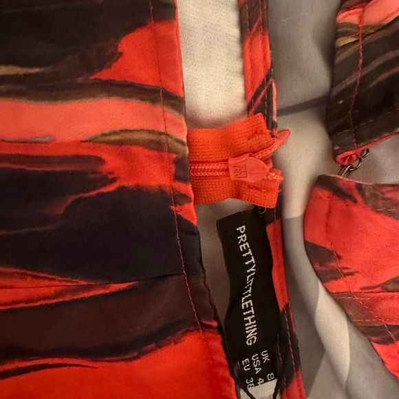 Orange Abstract Print Mini Skin set
PRETTYLITTLETHING - Picture 5 of 6